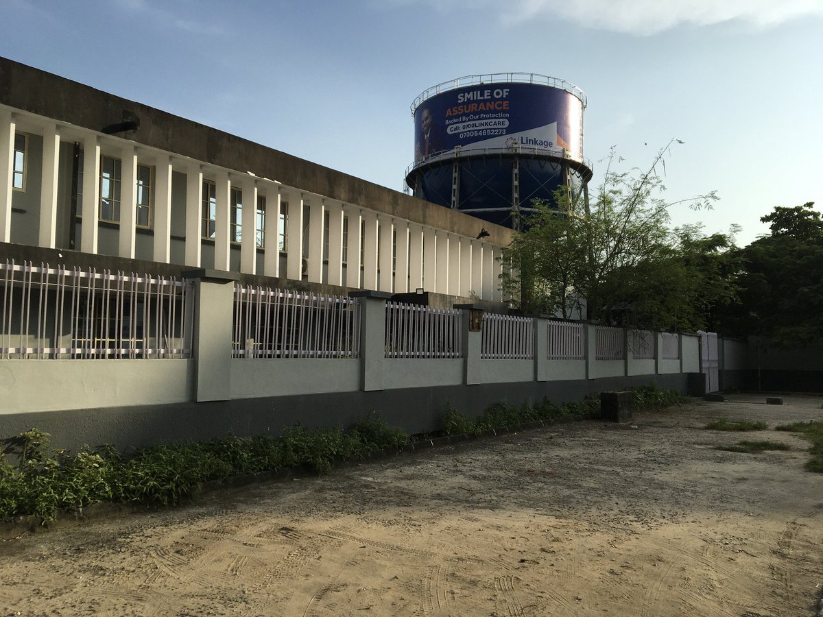 Muktartheplanet's tweet image. Outside.