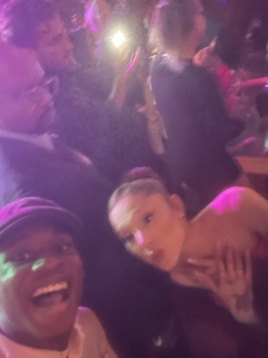 Cheick 🫧 🧹met ariana tweet media