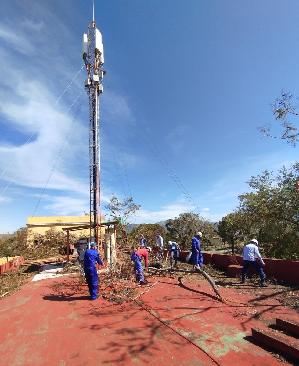 etecsa_dvpe's tweet photo. 👥 Ustedes son la fuerza que sostiene cada conexión.  📶 La tarea es grande, pero el compromiso lo es más.  💙 Gracias, tropa #Dvpe, por seguir adelante.  #EtecsaConCuba   #SomosDVPE #Gente https://t.co/igXf32Qhnq