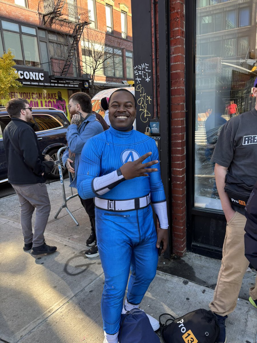 Brazzers's tweet photo. @XVIDEOS1st NYC Pop up 213 Bowery. Come on down! We are here with our greatest fans! https://t.co/uveb1neTrp