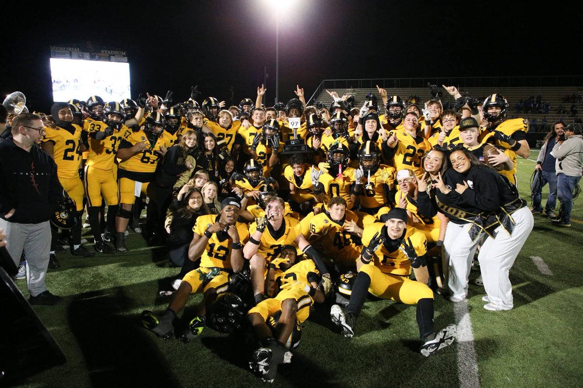 Lawdawg63's tweet photo. 2025 OSSAA 6AII-2 DISTRICT CHAMPS! I love these guys. The job is not done yet. it's time to go chase that gold ball. #TakeState https://t.co/FSOLCpPt4O