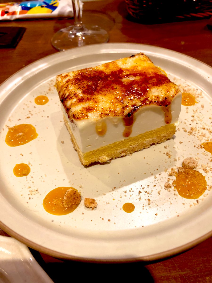 週末フレと一緒にBARに行ってきたにゃ
ムール貝のワイン蒸し美味しくってパン2個頼んじゃだにゃ
🍸🍷