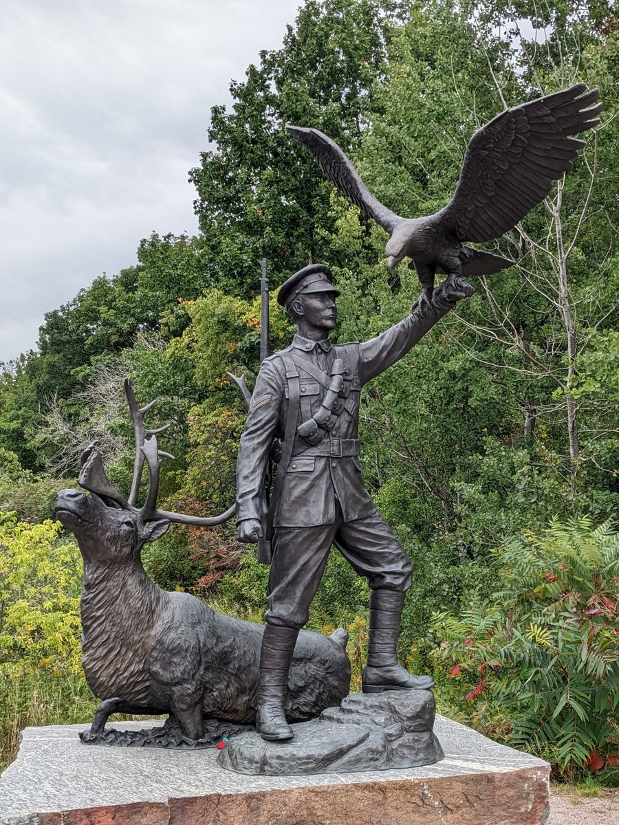 Photo I took of statue of Francis Pegahmagabow, First World War veteran. The statue is in Parry Sound, Ontario. Today is Indigenous Veterans Day.