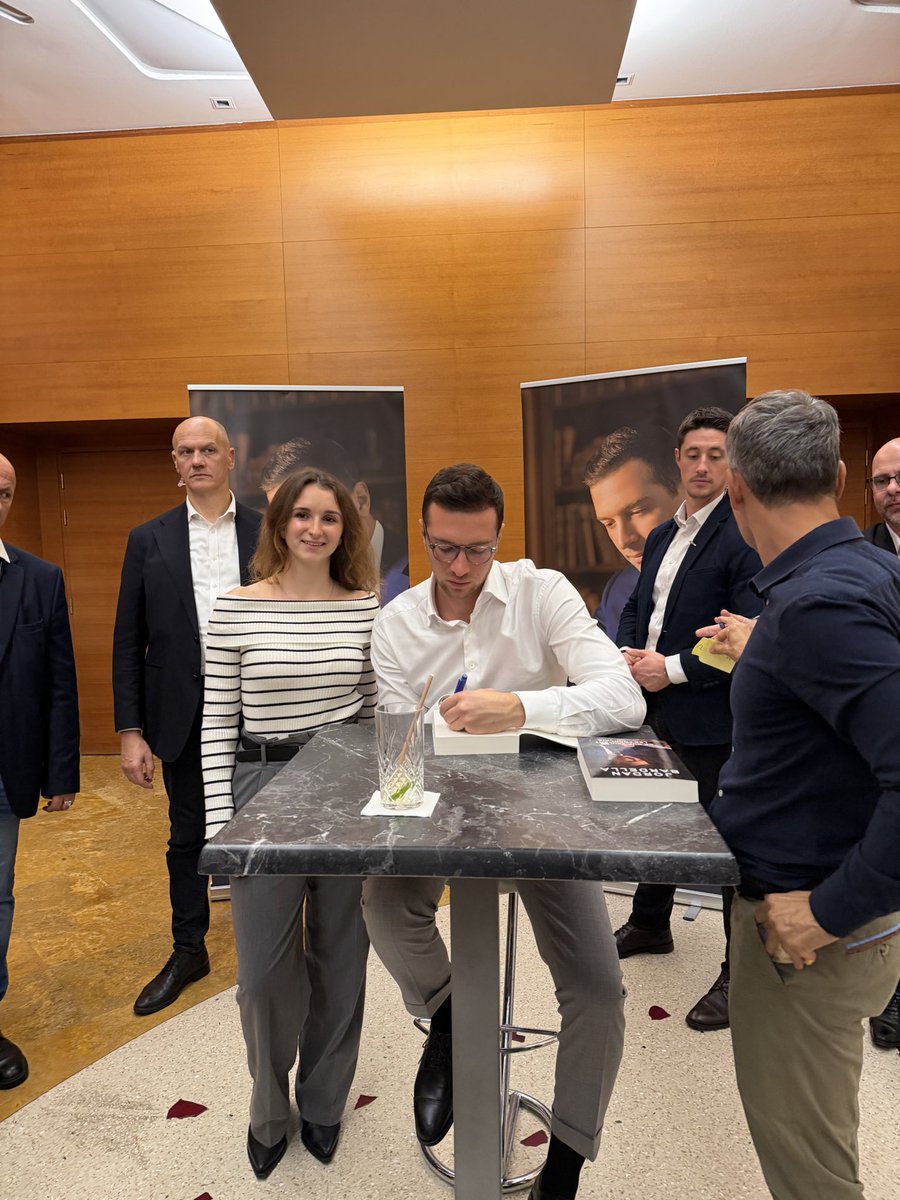 Lucie🫧 tweet media