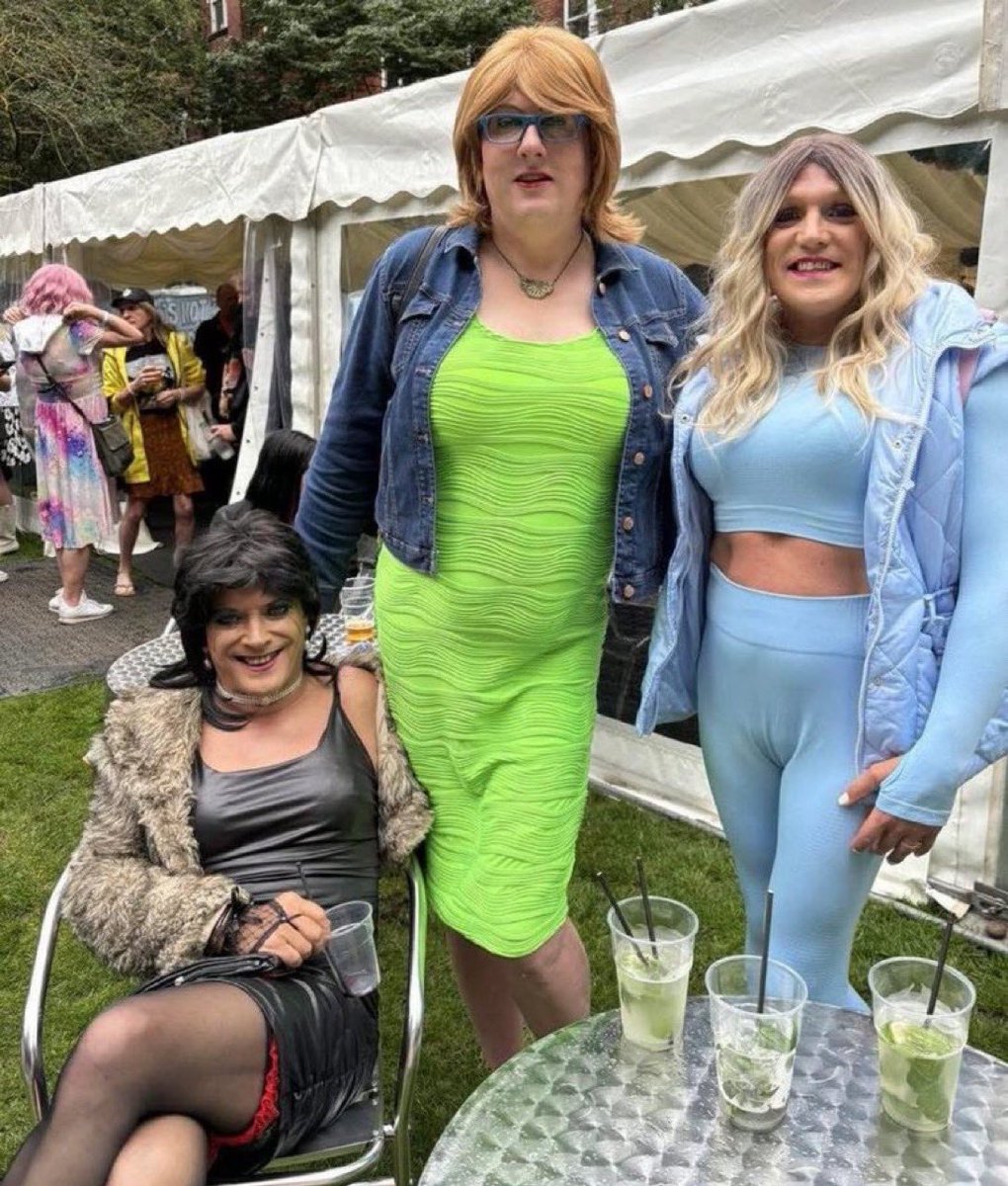 LudwigTheGuy1's tweet image. How much would you pay to see the Old Spice Girls - 
Scary Spice
Hairy Spice
and
Berry&apos;s Spice -
in concert?

#OldSpiceGirls
#SpiceGirl
#GameDay