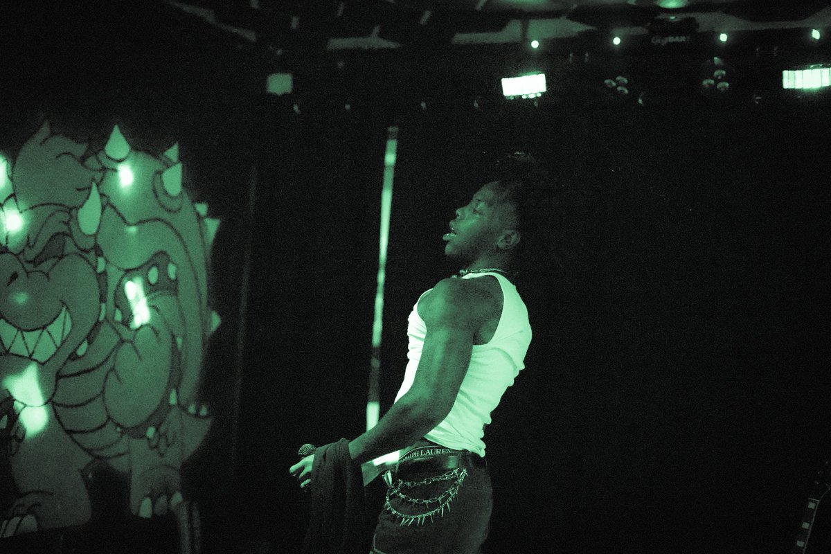 barrybl4ck's tweet image. THANK YOU FOR COMING OUT// ANOTHER RAGE PERFORMANCE DOWN🤍🖤🩶❕🤘
.
.

HUGE SHOUTOUT TO @losvibes_show @angieqwrites @klassic6 @tenthleveltavern FOR MAKING THIS HAPPEN!
.
. THANK YKU @wolfgangj.jasper 📸🔥
(TAGS)
#ragecore #newartist #indieshow #rager #rageshow #rageperformance