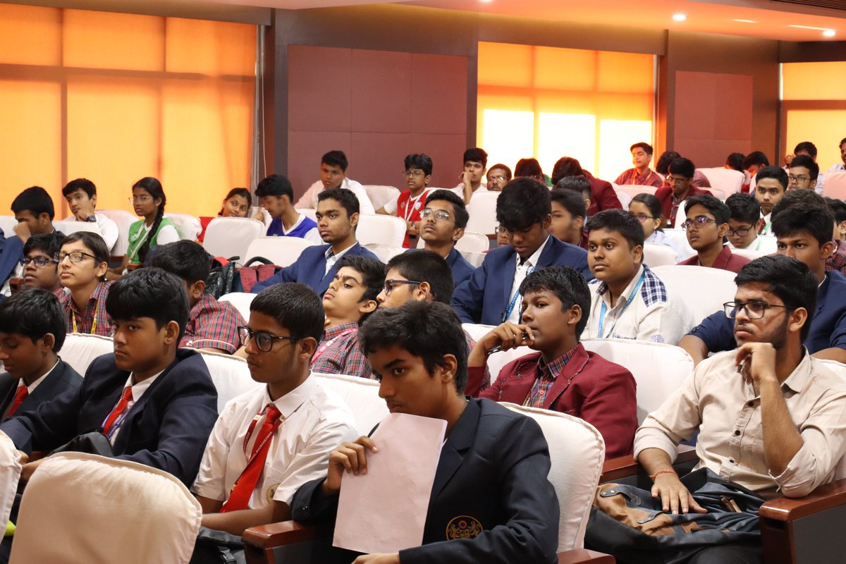 Silicontech_bbs's tweet image. Quizanna 4.0 – From Questions to Champions! 🏆
100+ Junior &amp;amp; 60+ Senior participants competed for glory, with cash prizes worth ₹24,000 awarded!

#Quizanna #SiliconTech #SiliconUniversity #ProudSiliconite #SiliconSilver25 #SilverJubilee #LearningAndLeading