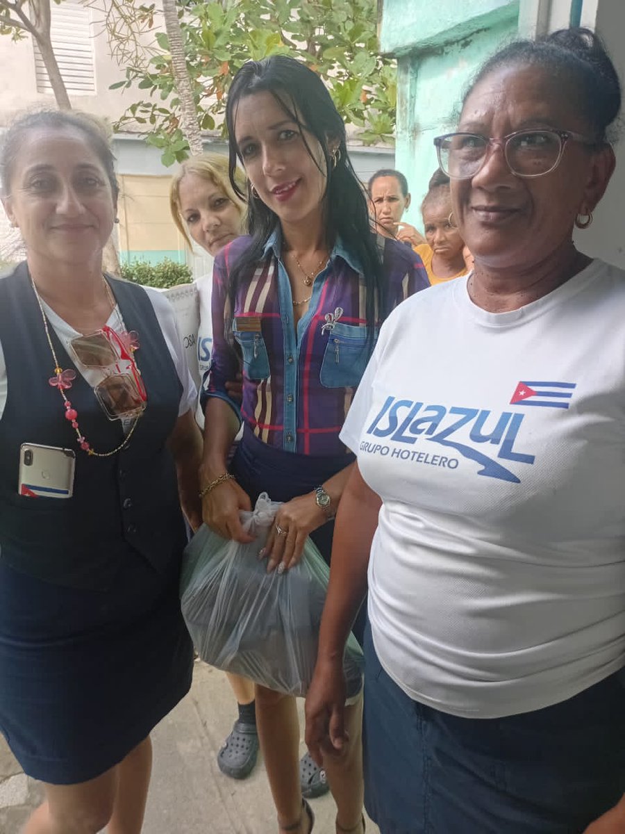 El colectivo Islazul, hizo entrega de todas las donaciones que hoy compartimos con ustedes como un acto de sensibilidad ante el dolor de aquellos que han perdido tanto, pero que aún conservan lo más valioso: su deseo de seguir adelante. #IslazulLasTunas #PorLasTunasLaVictoria