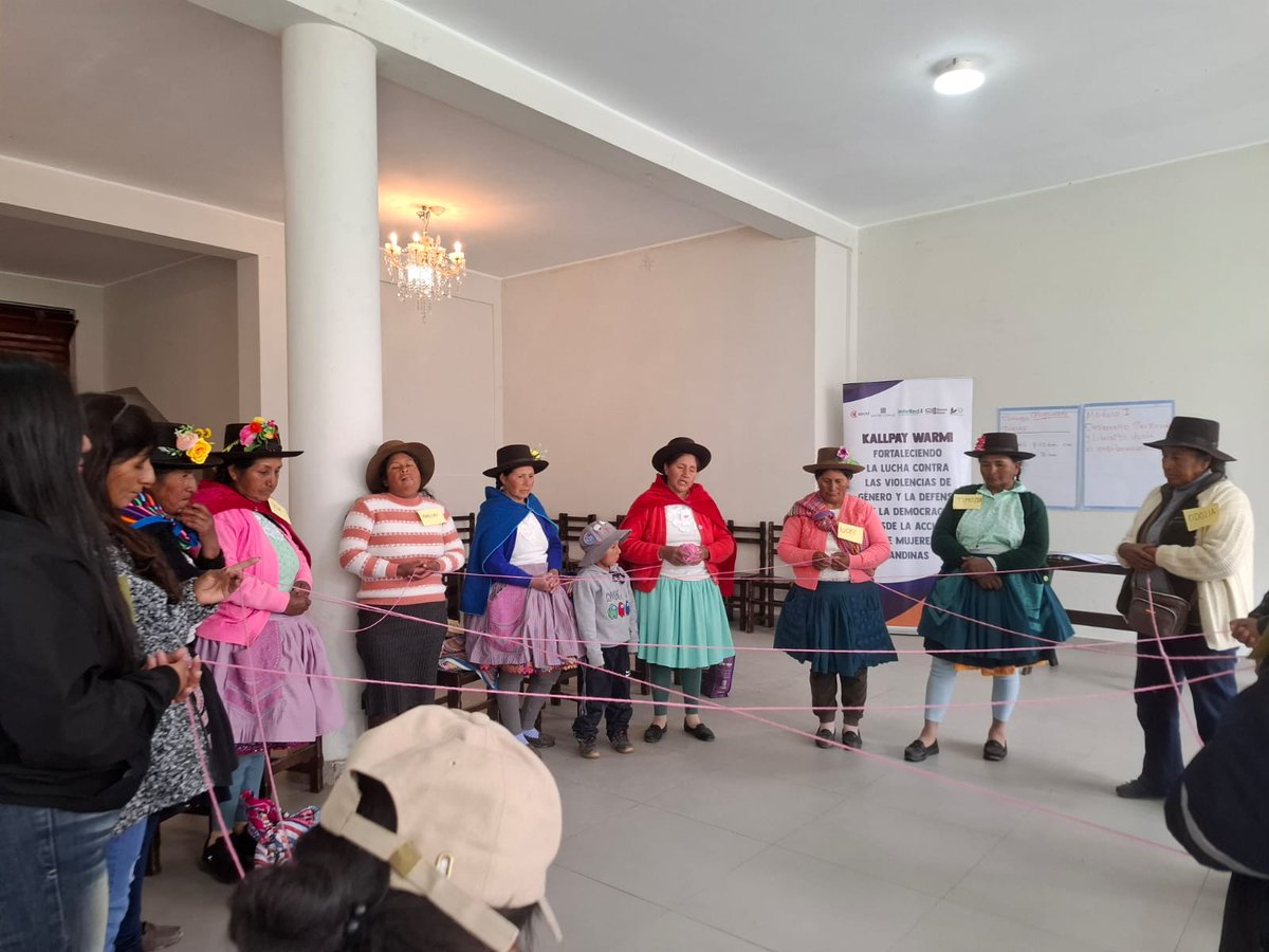 ManuelaRamos's tweet photo. #Huancavelica | En #Acobamba iniciamos la Escuela de Formación para Lideresas y Defensoras de Derechos Humanos por una Vida Libre de Violencias ✊🏾
En este espacio seguro e intercultural apostamos por fortalecer nuestras capacidades y conocer nuestros derechos 💜 #JuntasSinMiedo https://t.co/Qxi8O6asmj