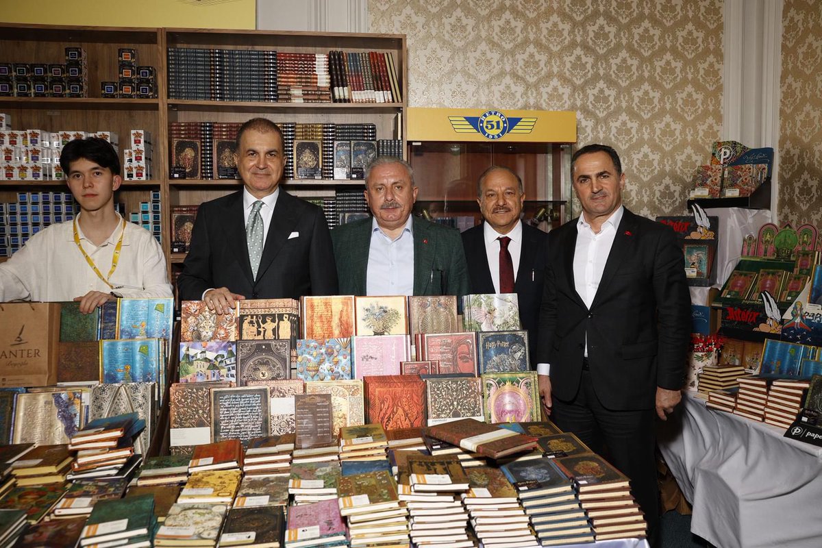 Kalem, mürekkep, defter. Kalem ehli olarak #Penfest’deydik, emeği geçen herkese yürekten tebrikler.