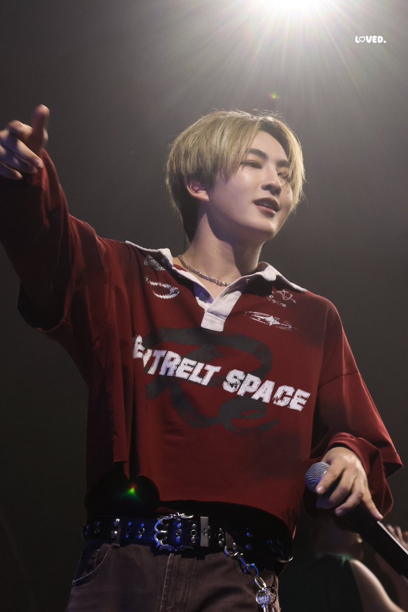 โอโหรูปนี้คือเจิดจรัสของจริง ฉันเห็นเธอเพียงคนเดียวท่ามกลางความมืดมิด มากกกกน้องฮาร์ทเป็นแสงไฟที่ไม่เคยจะดับจริง ๆ ป้ายอมอ่ะ😭♥️😭♥️