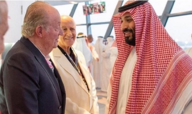 El ladrón y putero de  Juan Carlos I ha concedido una entrevista a Le Figaro. Ha dicho: "Soy el único jubilado que no recibe una pensión en España". Lleva 5 años residiendo fiscalmente en una isla privada de Abu Dhabi con una fortuna robada estimada en 2.000M€.