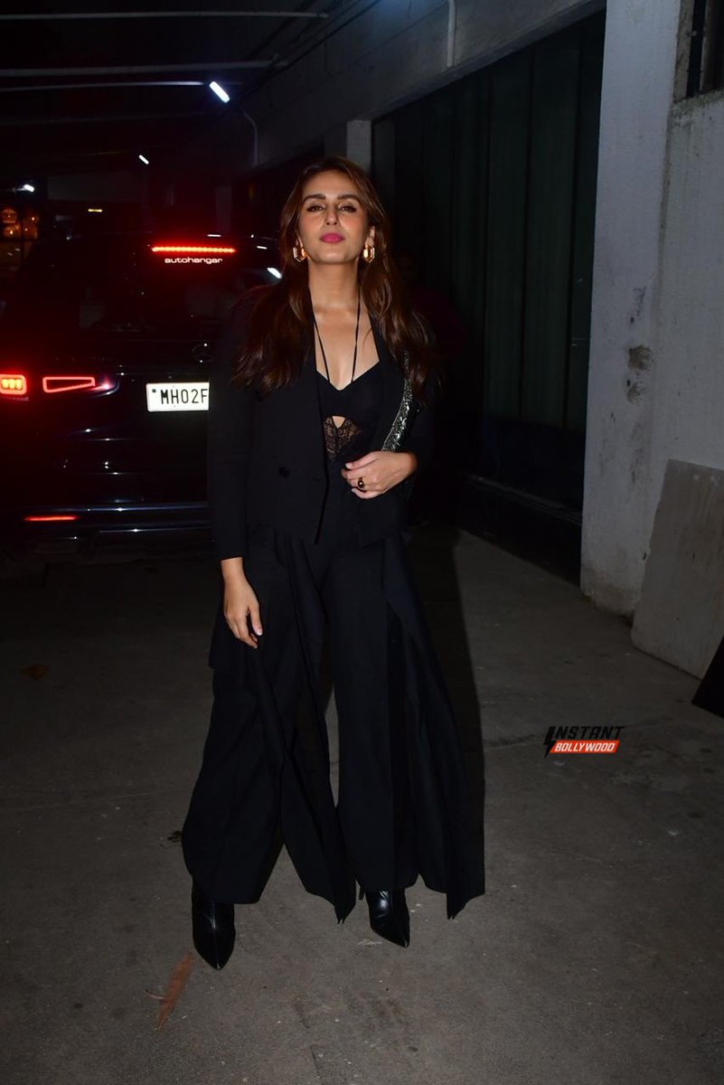 InstantBollywood tweet media