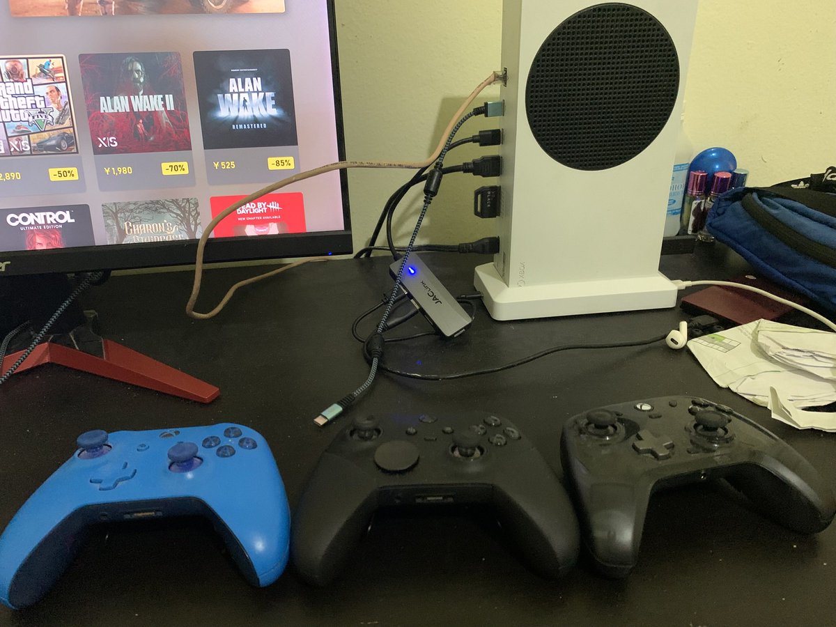 Ryan240520's tweet photo. @LainaTTV Send me one, si I Can fix mine https://t.co/l1oOEX5N7x