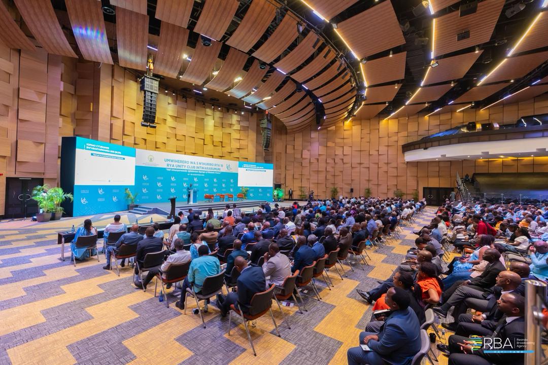 rbarwanda's tweet image. Umuyobozi wa Komisiyo y’Igihugu ishinzwe gusubiza mu buzima busanzwe abahoze mu Ngabo, Nyirahabineza Valérie, yavuze ko ubuyobozi bwiza bw’u Rwanda burangajwe imbere na Perezida Paul Kagame, bwakoze amahitamo meza yo kwimakaza ubumwe bw’Abanyarwanda, bityo buri Munyarwanda wese,…