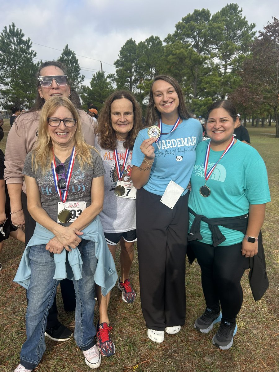 Lily Strecker tweet media