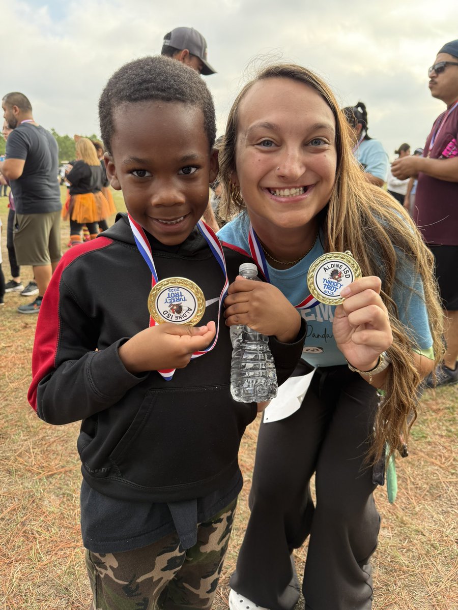 Lily Strecker tweet media