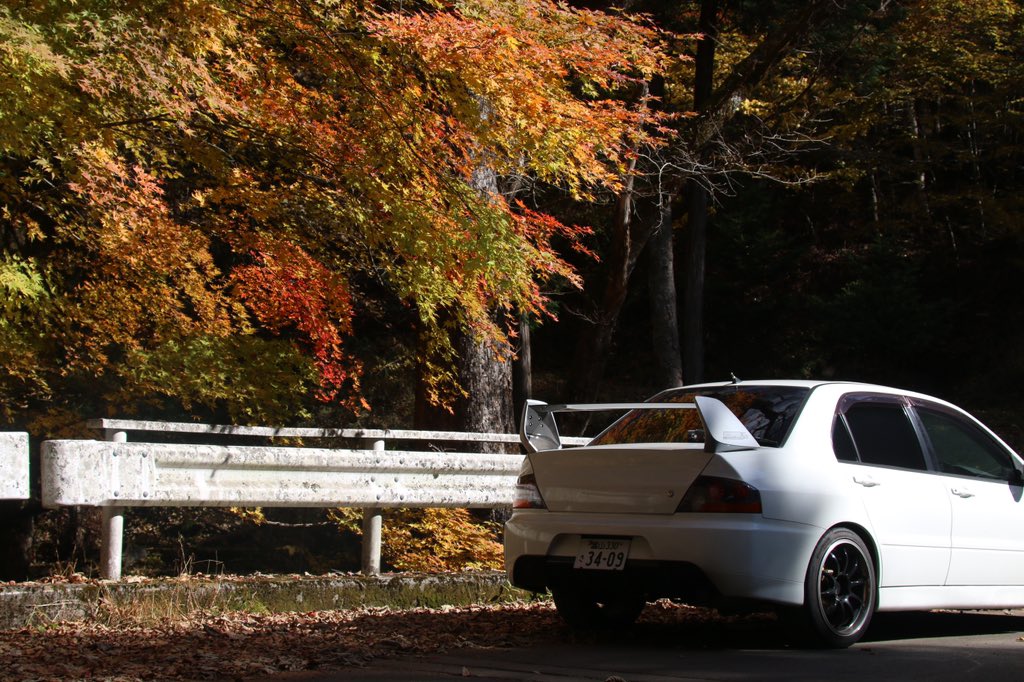 RB25ENR34's tweet photo. 諏訪からビーナス上がる険道が路面エグかったけど紅葉綺麗だった https://t.co/o2OtQAxICe