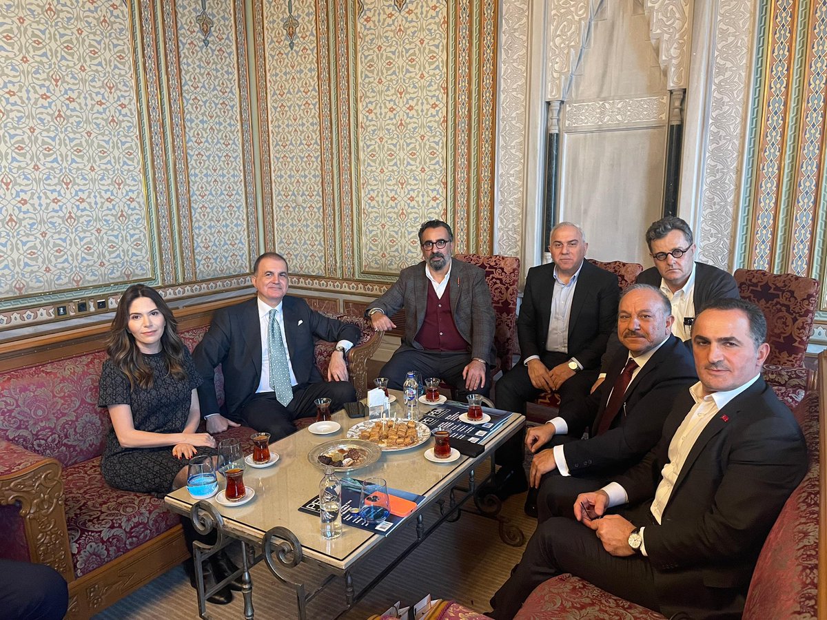 haydaraliyildiz's tweet photo. Kelamın izini sürenlerle aynı atmosferi paylaşmak kıymetliydi.
Kalem, mürekkep ve kelimeye adanmış yürekler #Penfest’te buluştu.
Emeği geçen herkesi gönülden kutluyorum.
✒️📖 https://t.co/fazY4vThDk