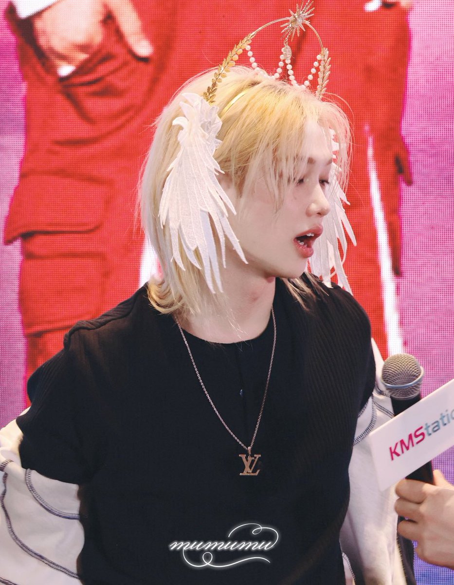 hwngbokfiles's tweet image. Felix is just the prettiest ever.