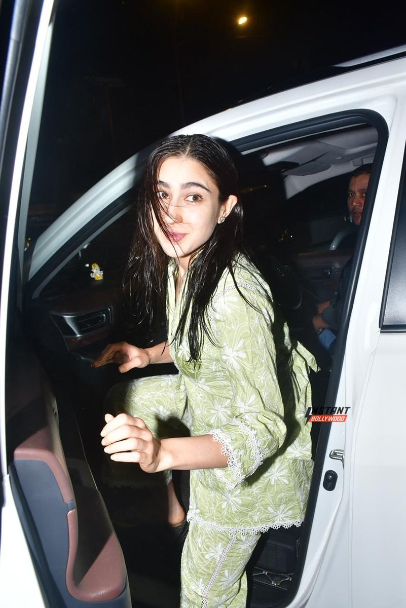 InstantBollywood tweet media