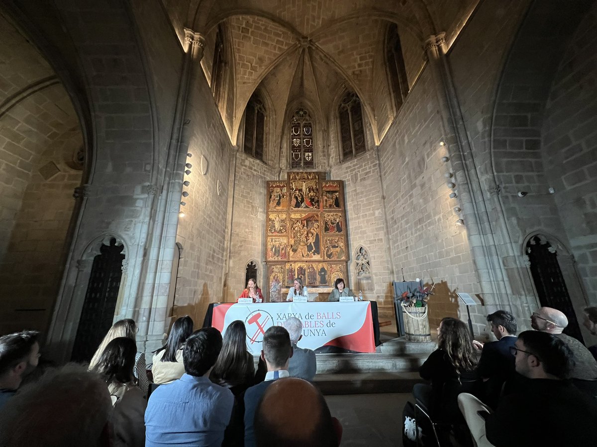 Presentació de la Xarxa de Balls de Diables de Catalunya a un lloc de luxe, la capella de Santa Àgata de Barcelona.