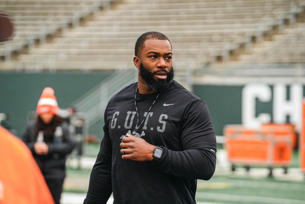 BG_Football's tweet photo. 🔜

#GUTS 🟠🟤 https://t.co/oldHEi2smy