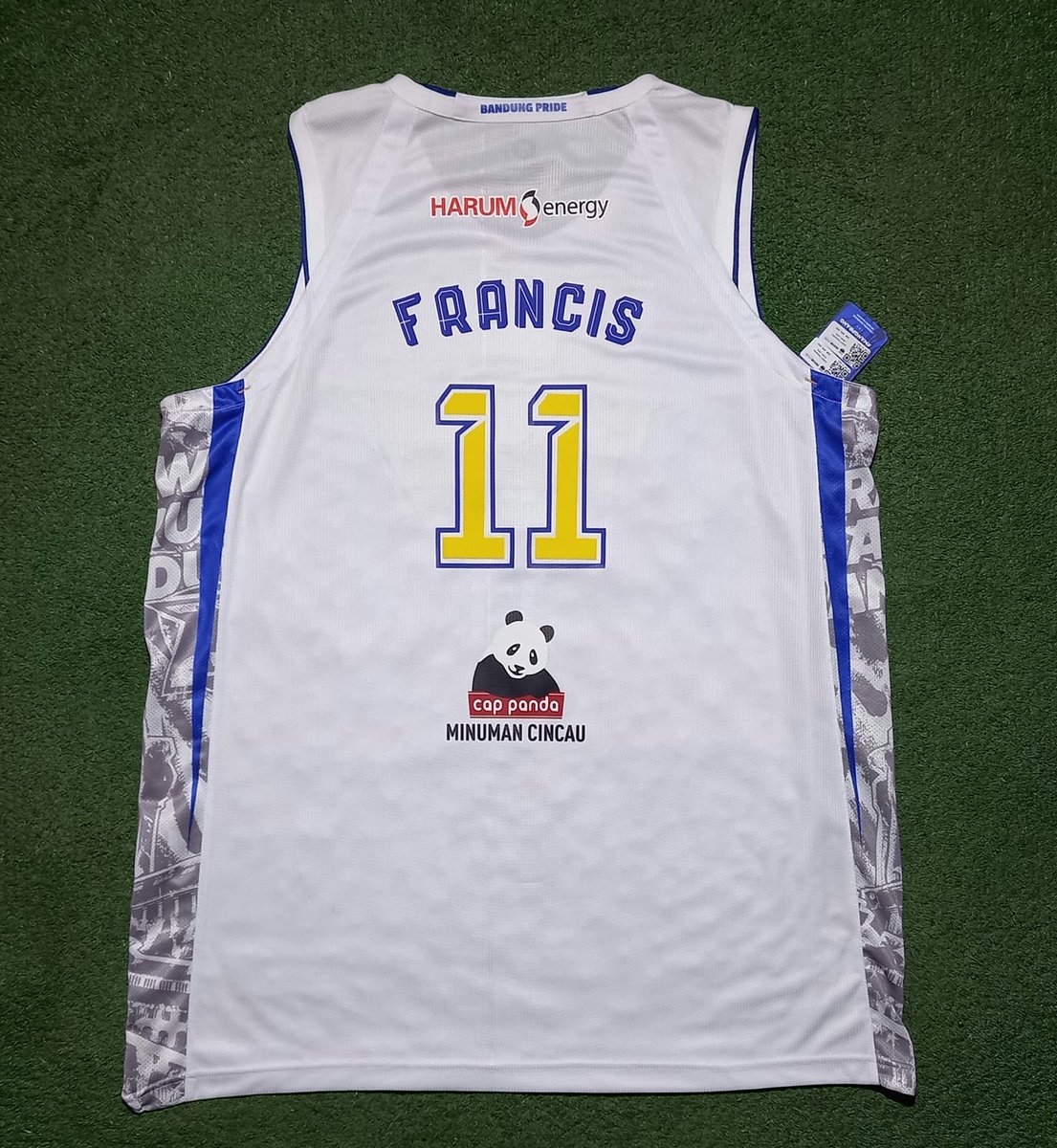 lelanglawas's tweet photo. Detail #LawasMalamMinggu - Sabtu, 8 November 2025

#Lawas9
Prawira Harum Bandung Away 2025 by Sportama 
Player issue
#11 BRANDONE FRANCIS
Size 3XL (80×61)
All original
MULUS CERAH!!
BNWT!! https://t.co/PGW28b0wKj