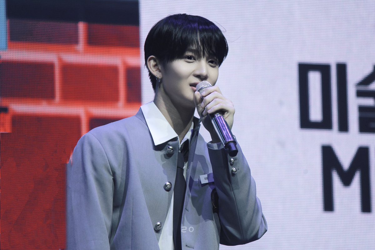 Baerrui's tweet photo. 251108 팬콘 Begin,Young D-1

고생했구 낼 봐~

#배진영 #BAEJINYOUNG https://t.co/PTHBP2Stjw