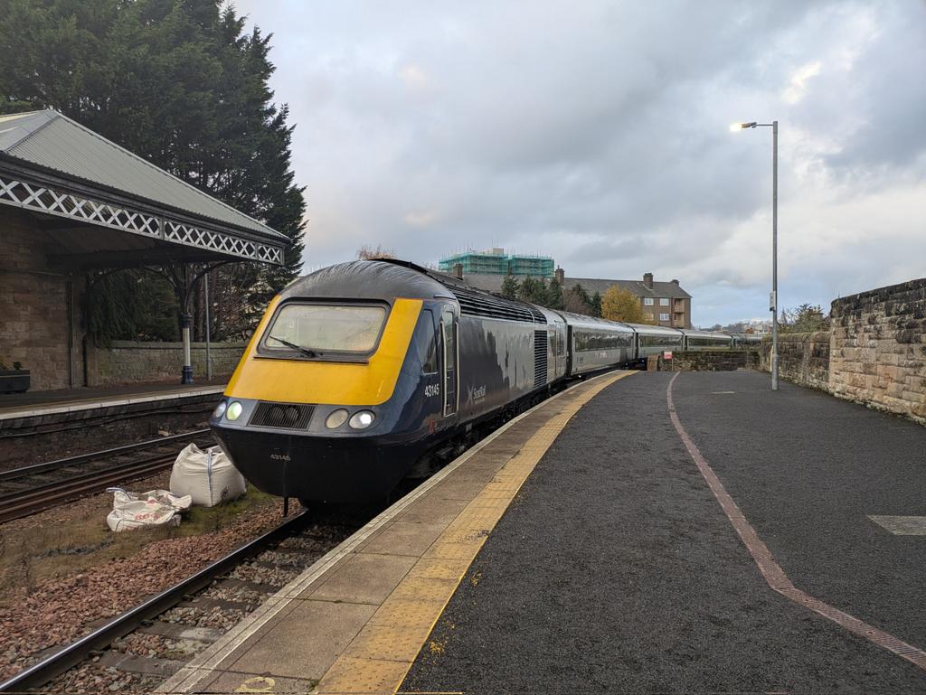 Jamie8052's tweet photo. Sometimes you need to just jump on a train, stop for a minute, and watch the world go by. https://t.co/ZMMEMAfVPB