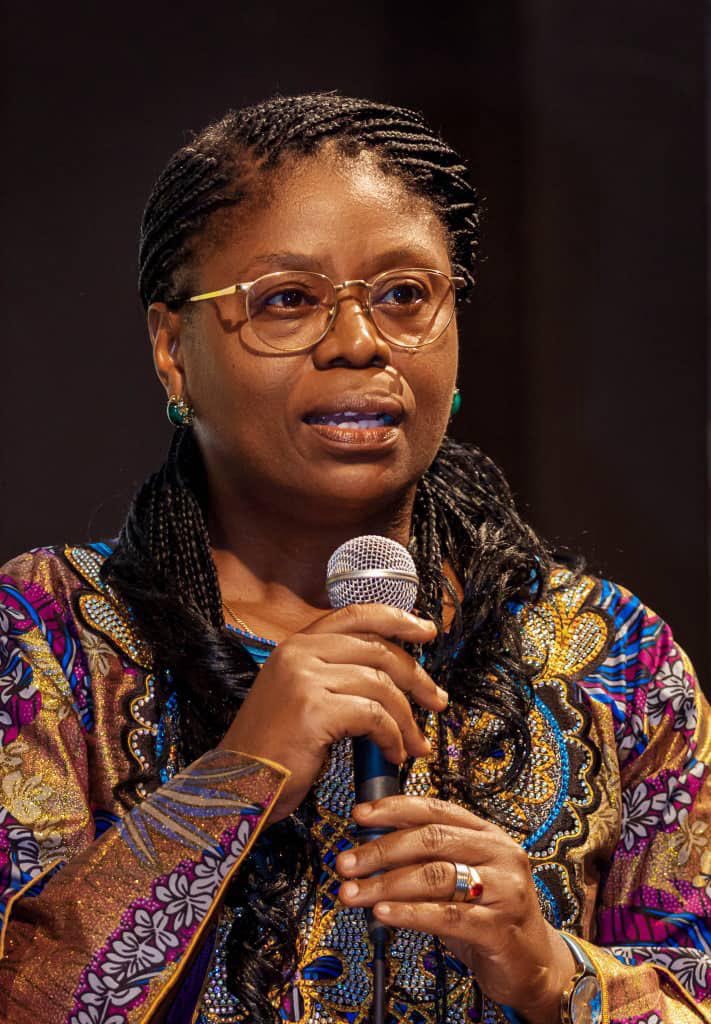 NELLYTSHELAMUT's tweet image. La #force d’une #prise de #parole ne repose jamais sur le hasard.
Elle se fonde sur une #préparation rigoureuse et sur une #triple #maîtrise indispensable :

🎤La maîtrise du #sujet:
Avant de parler, il faut comprendre profondément ce dont on parle. Ton auditoire doit sentir que…