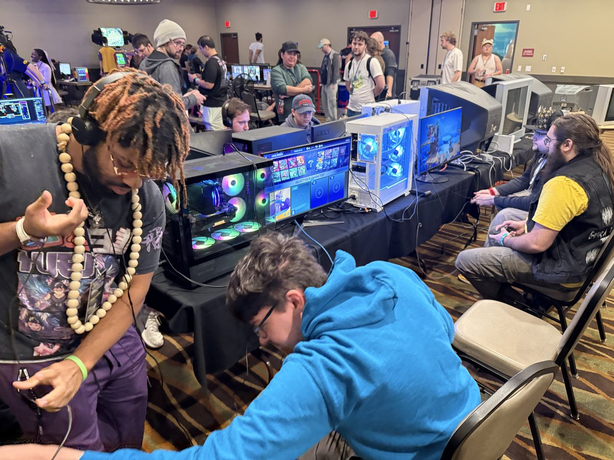 Maximoose31's tweet photo. Live from the Rivals of Aether 2 bracket at #DashDance https://t.co/MYNI2hlGEK