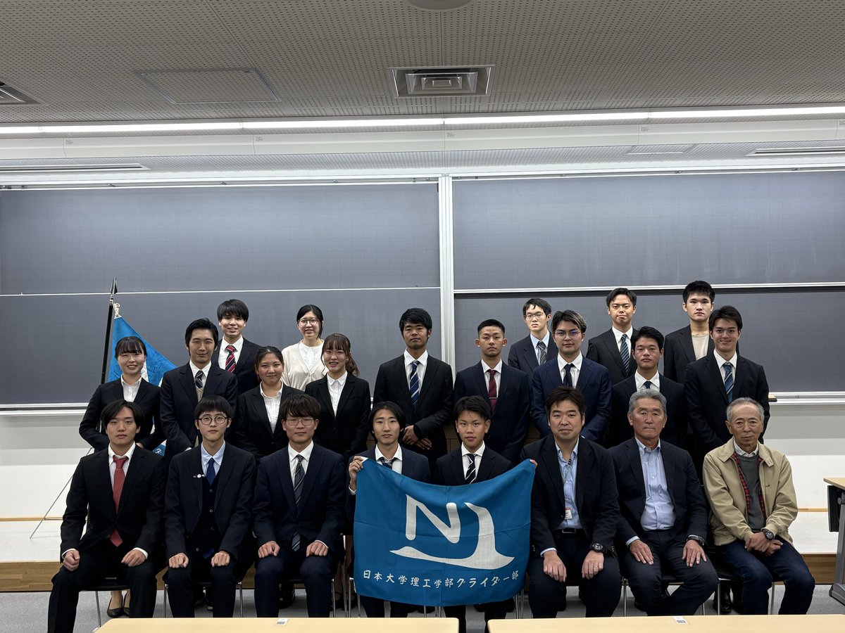 本日幹部交代式と新入生歓迎会を行いました。新幹部体制でも邁進してまいります。