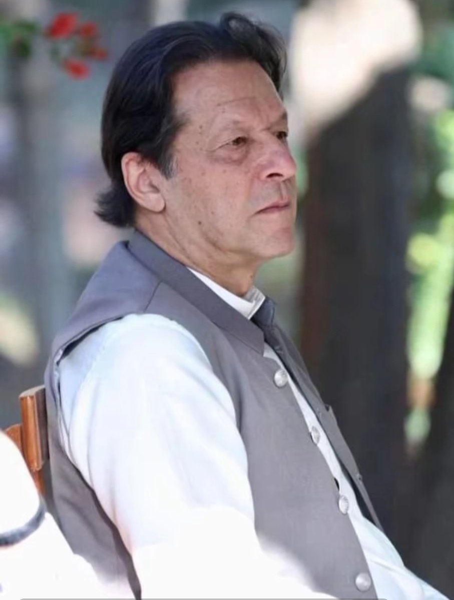 وہ صرف ایک سیاستدان نہیں،
بلکہ ایک لیجنڈ ہے —
جس نے کرکٹ، تعلیم اور خدمتِ انسانیت تینوں میدانوں میں پاکستان کا سر فخر سے بلند کیا۔

<a href="/TeamiPians/">Team Insafians 𝗣𝗼𝘄𝗲𝗿</a>
#راستہ_ایک_آزادی_یا_موت