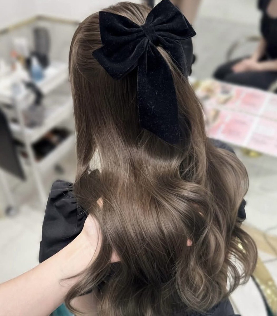 Nailiejp's tweet photo. 冬のベロアリボンが可愛すぎる♡🎀🐈‍⬛ https://t.co/9ftGHivhkR