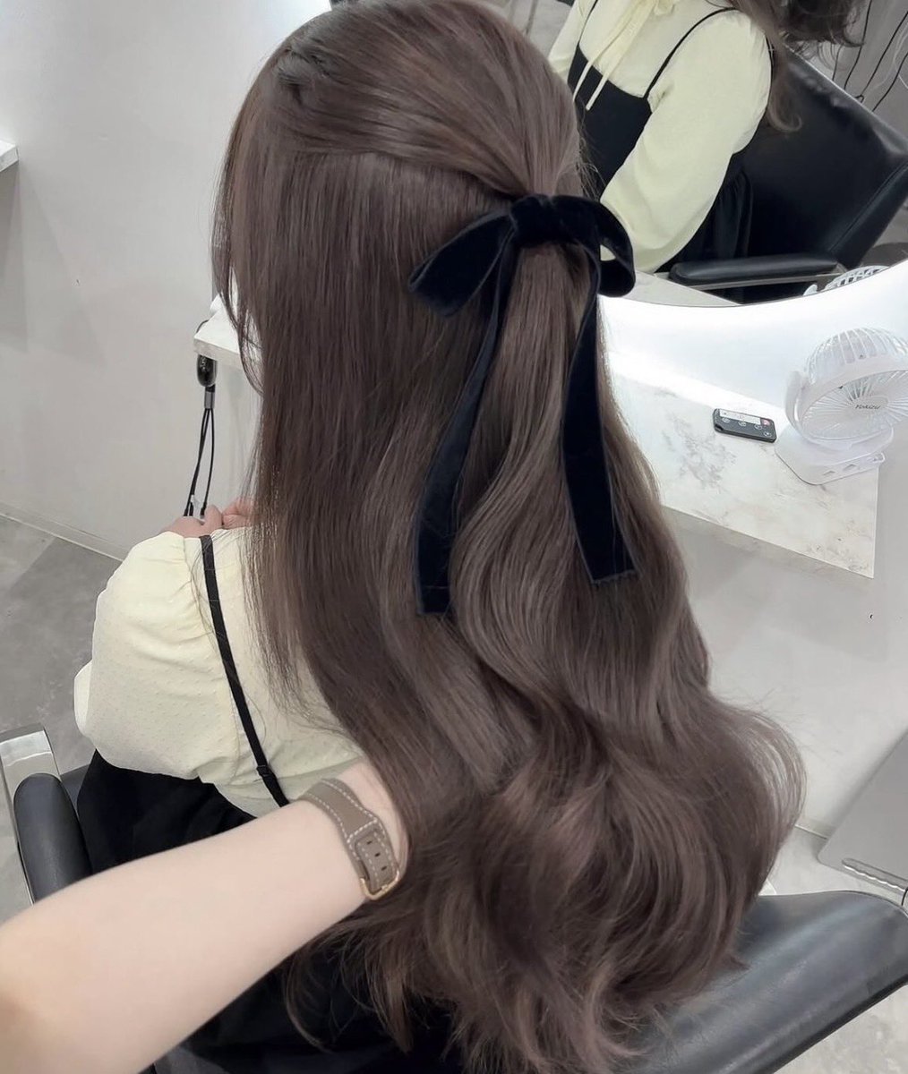 Nailiejp's tweet photo. 冬のベロアリボンが可愛すぎる♡🎀🐈‍⬛ https://t.co/9ftGHivhkR