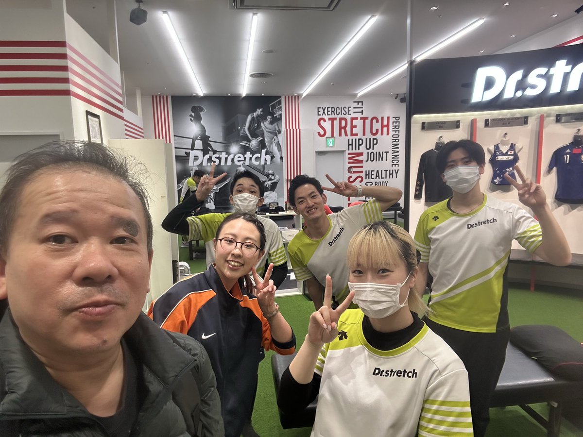 RikuIto2306's tweet photo. お疲れ様です♪鶴見緑地ゆーきちゃん
なっちょんエリアNo.1おめでとう😊
次は関西No.1狙うそうです🔥
天満橋森山ちゃんスペシャリスト
おめでとう😊次は有本さんあのんちゃん
なるそうです🔥森山ちゃんいろいろ🙇
皆さんありがとうございました😊
@DS_0106a 
グランフロント長坂成道
店長プレゼン🔥🔥 https://t.co/eCR9Tj1xnu