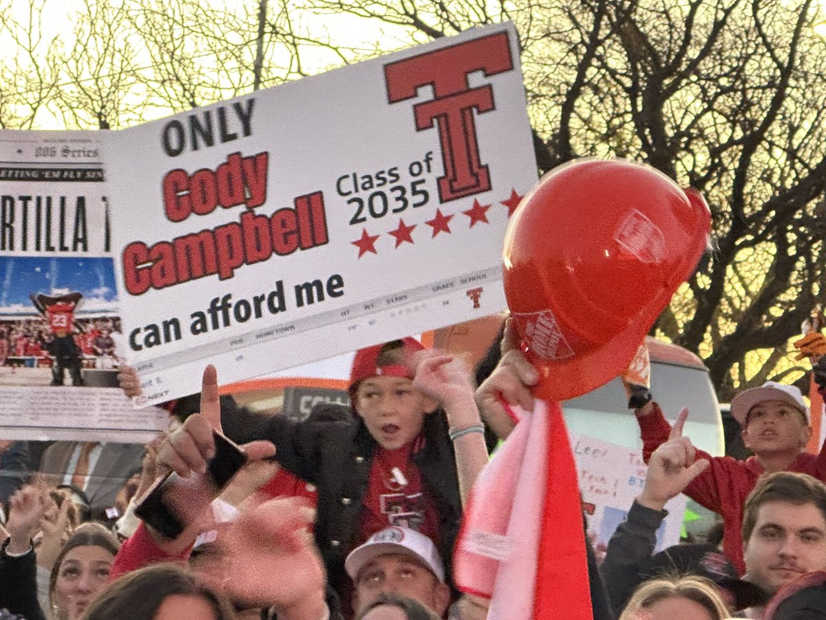 colebankertv's tweet image. This sign wins
#TexasTech