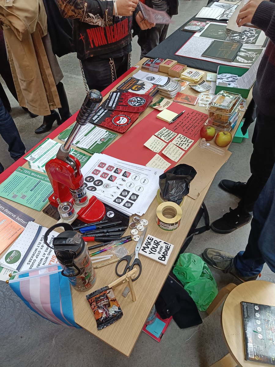 We're here til 4pm at the People's History Museum! We've got badges! 💪😎💪