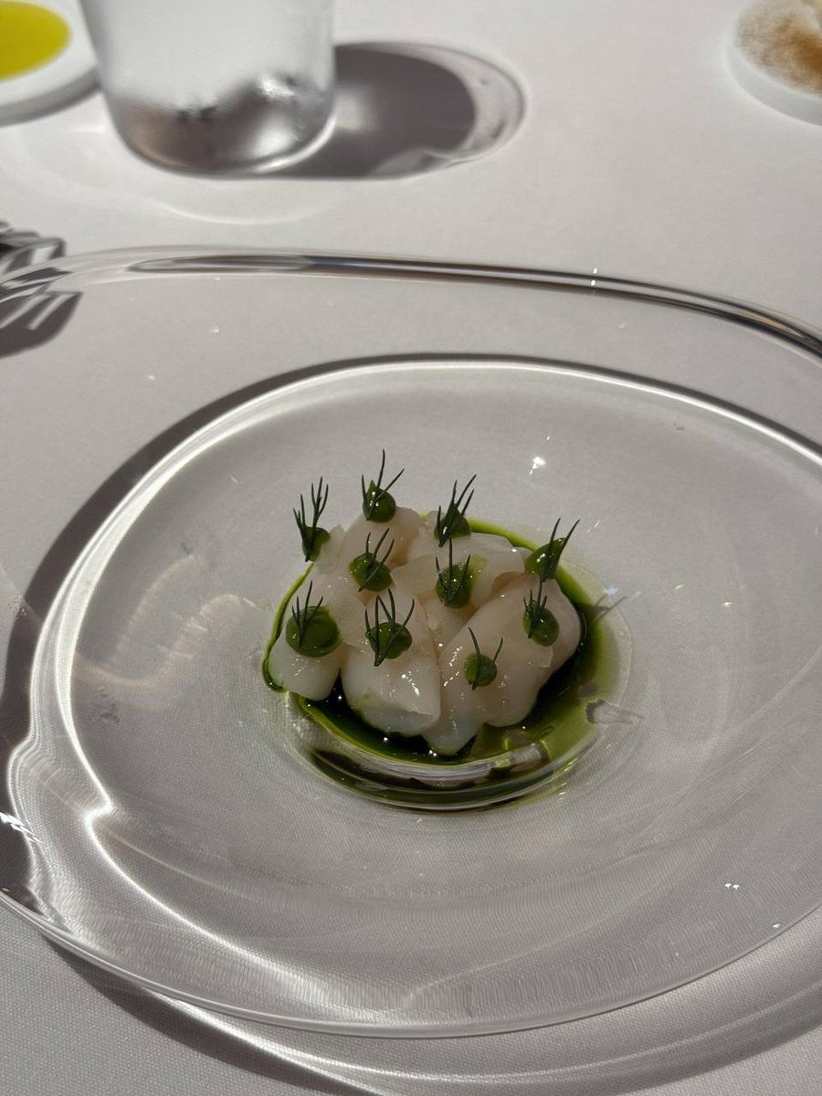 wans_pql's tweet image. 食通の友情は「次は何を食べるか」です。#シンガポールミシュランです