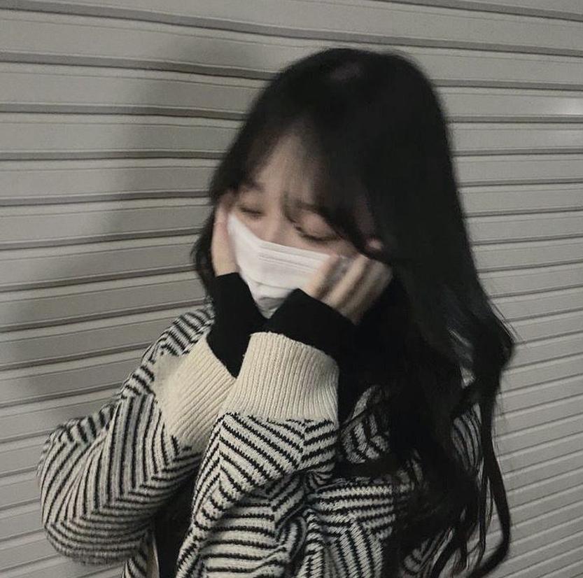 Cap03467659's tweet image. 火曜日昼のメモ：風強め／静かに過ごしたい。作業する→ストレッチする。あせらずに。