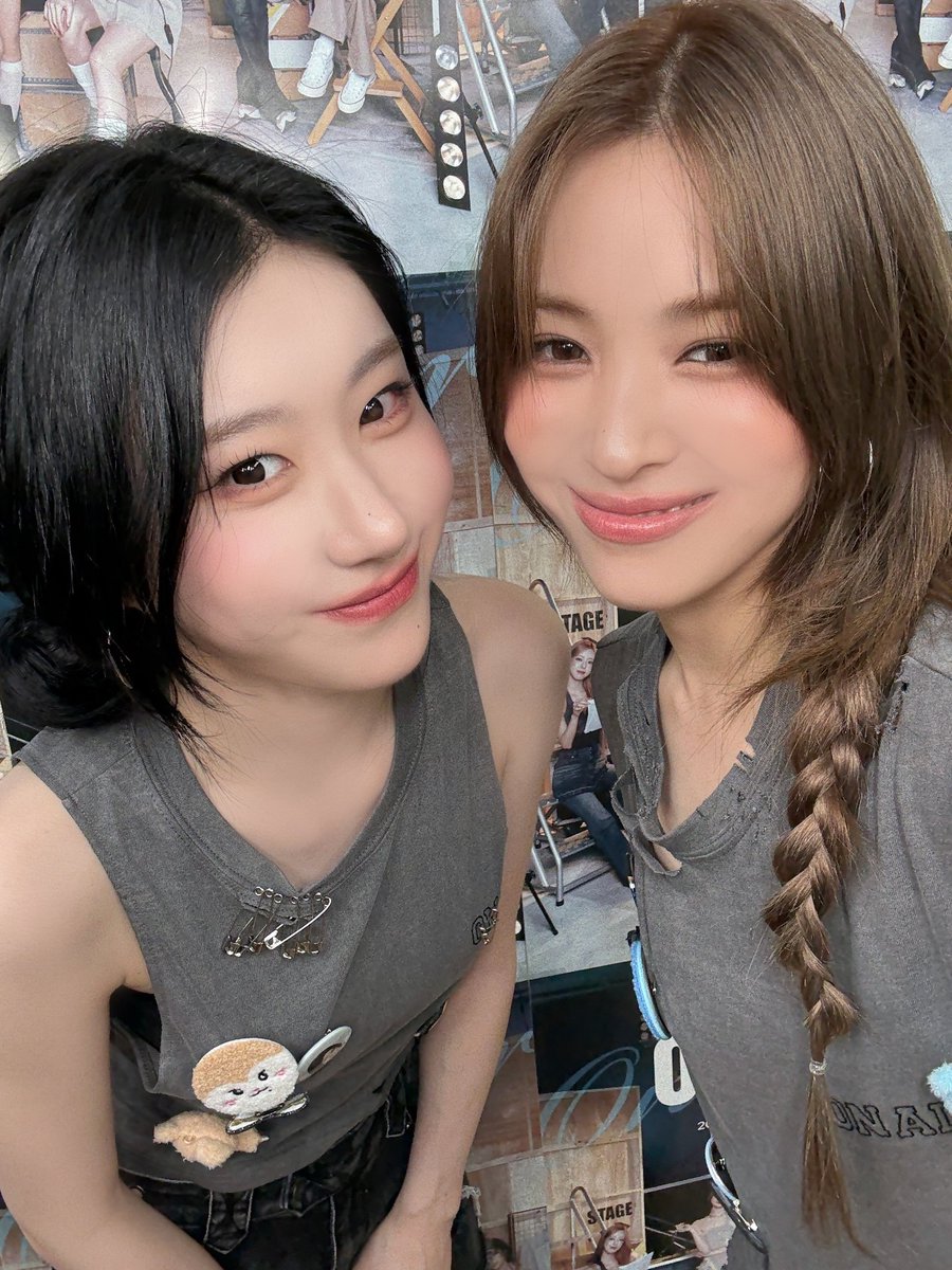 shimoonun's tweet photo. I vote for #ITZY at #2025MAMAVOTE https://t.co/BIdRPg3RWR