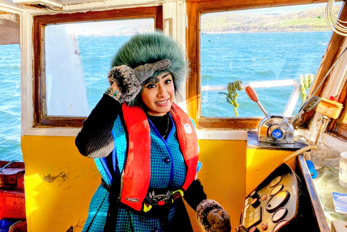 Land ahoy??? Nope! Just the brand new series of <a href="/AntiqueRoadTrip/">Antiques Road Trip</a> starting this Monday 10th of November <a href="/BBCOne/">BBC One</a> 4.30pm! <a href="/DavidHarperTV/">David Harper Antiques | Trade Secrets!</a> &amp; I go head to head... Will we face a calm sea, or choppy waters? Buckle up, tune in &amp; enjoy the ride! See you Monday! 🥳🥰😘