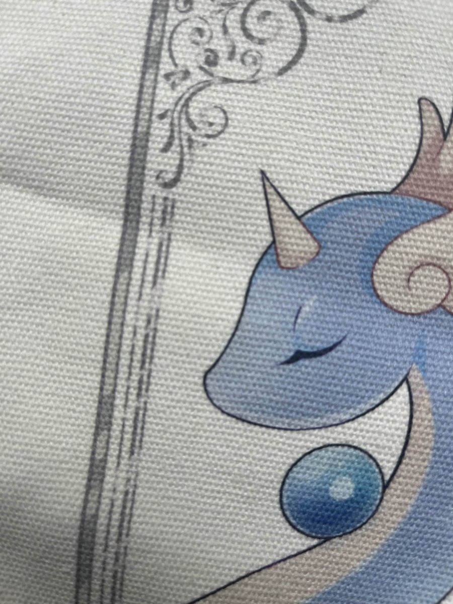 siropeart's tweet photo. las TOTEBAGS DE DRAGONAIR han vueltooooo!! 🥹

tengo MUY pocas unidades porque son para un evento al que asistiré de aquí 2 semanas pero!! si os interesa una no dudéis en escribirme 🫶🏻 https://t.co/YSB0kLusL7
