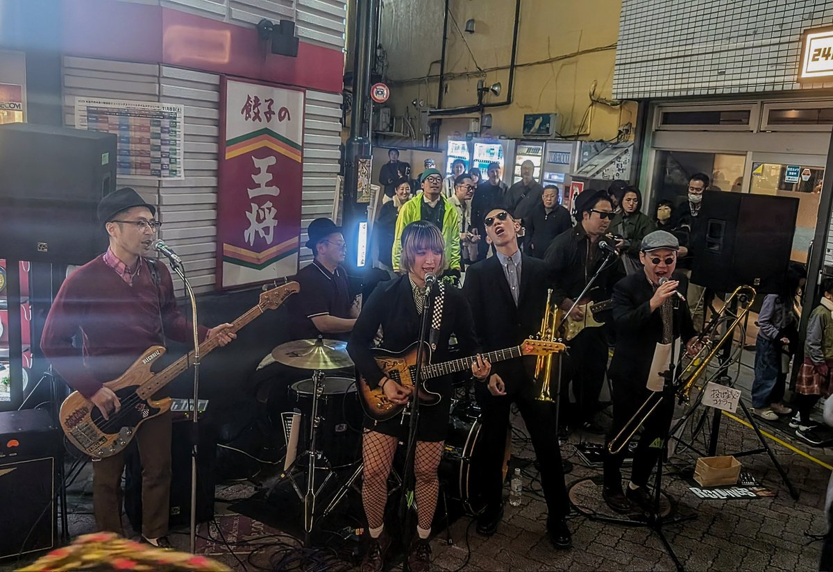 Kenji_PUNX_1981's tweet photo. ROLLINGS 餃子の王将前ステージ最高すぎた🥟🏁🔥
#ROLLINGS
#NEOSKA
#2TONE https://t.co/CT20BnYgKg