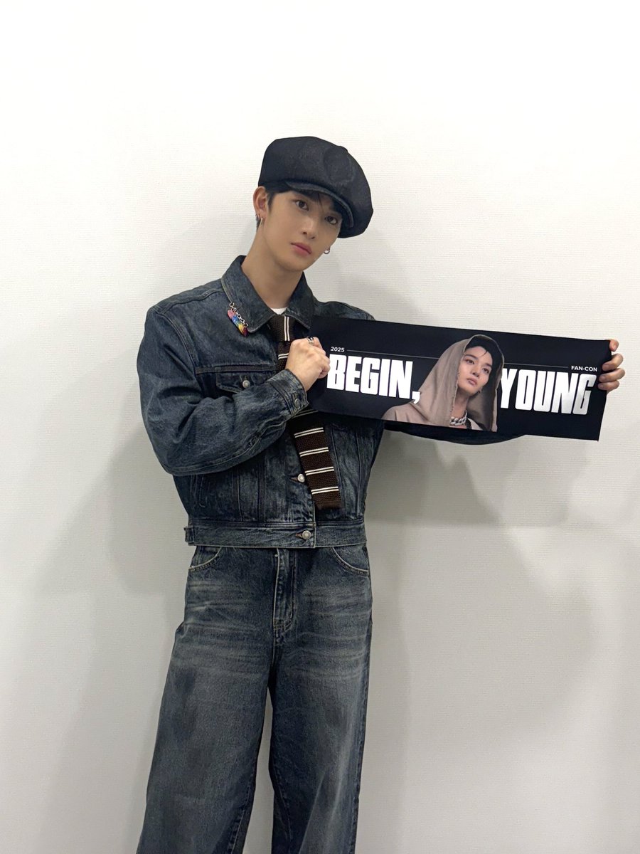 baejinyoung_bjy's tweet image. [🖤] 25.11.08 #BEGIN_YOUNG 

배어 덕분에 행복하게 마무리한
첫 번째 BEGIN, YOUNG 🎤

내일도 진영이랑 같이 놀 사람🙌
🧸 : 저요 제발 저요 제가 아니면 안돼요

우리 오늘 만났던 곳에서 내일 또 만나자❗️

#배진영 #BAEJINYOUNG
#BEGIN_YOUNG