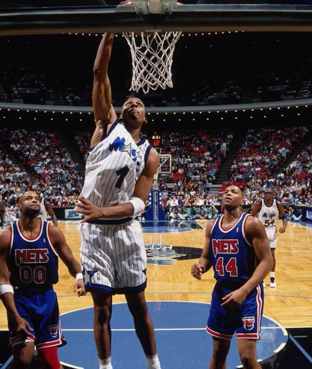 MikeWFerguson's tweet photo. On this day 30 years ago, Anfernee Hardaway scored a career-high 42 points as the Orlando Magic outlasted the New Jersey Nets in a triple-overtime thriller, 130-122: https://t.co/yut3DxYejG #MakeItMagic https://t.co/XIJo3qpcY5