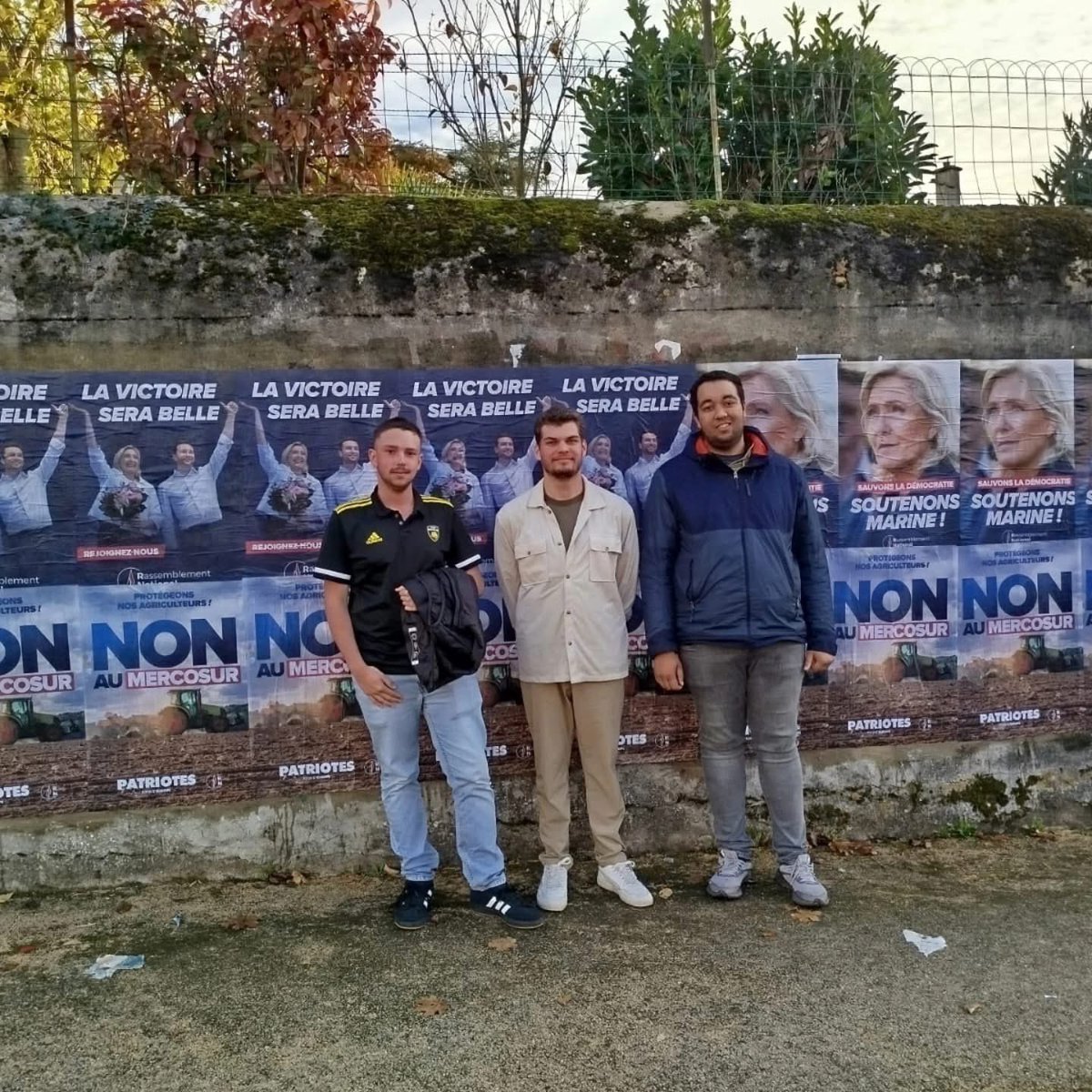 NoahBodin86's tweet photo. 🪣📮 Très belle actions de collage et de boitage, en renfort sur la 3 ème circonscription de la Vienne dimanche dernier ! 🇫🇷🇫🇷🇫🇷🇫🇷
#RN-#RN86-#RassemblementNational-#France 🇫🇷🇫🇷 https://t.co/Z1WovpJE5d