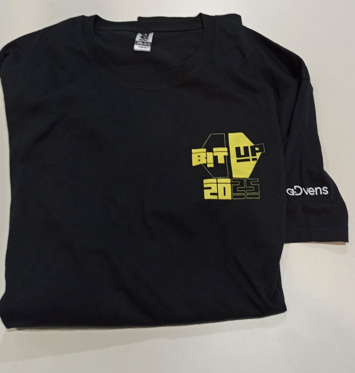 ¿Qué os parece la camiseta de #BitUP2025 ?

Todos los asistentes se van con la suya a casa  como parte del welcome pack 😎