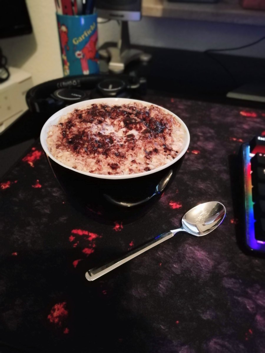Doc_Beule's tweet image. Mal wieder lecker Porridge 😋